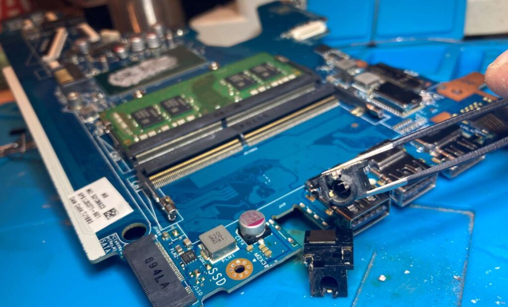 best way to remove a broken headphone jack inside of laptop or phone